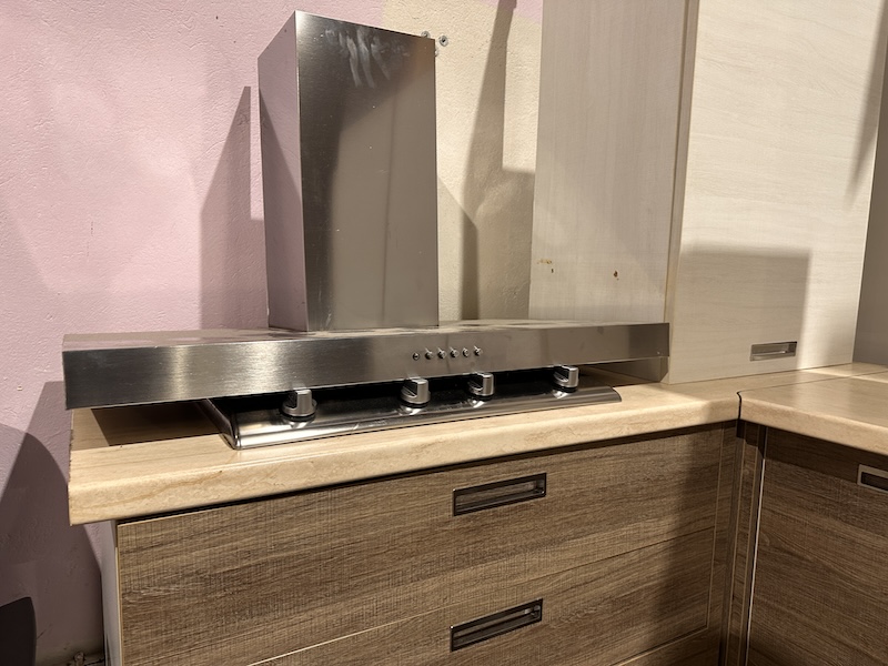 Cucina angolare rovere grigio/rovere sbiancato - immagine 2