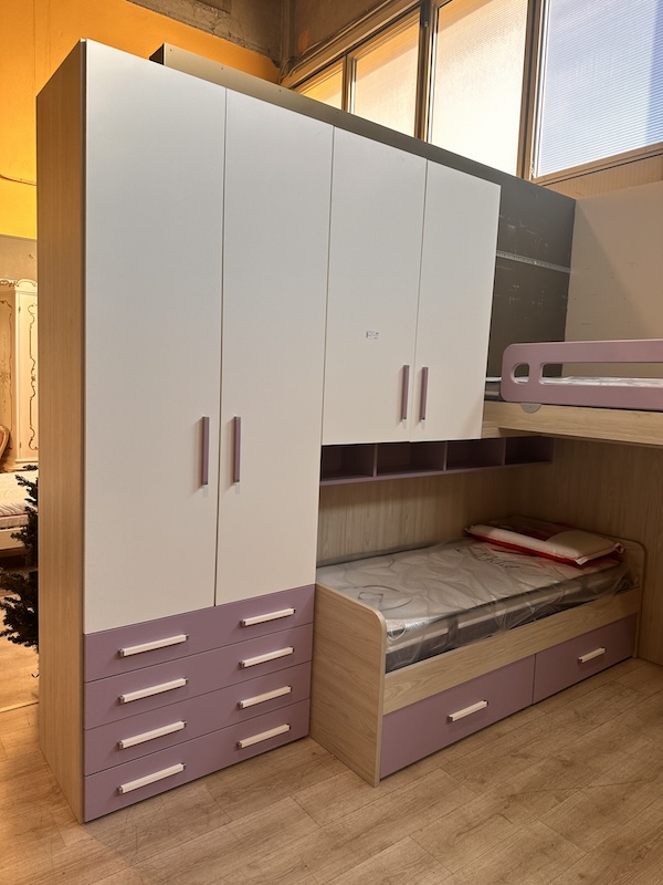Cameretta angolare moderna con soppalco color rovere chiaro e lilla - immagine 2