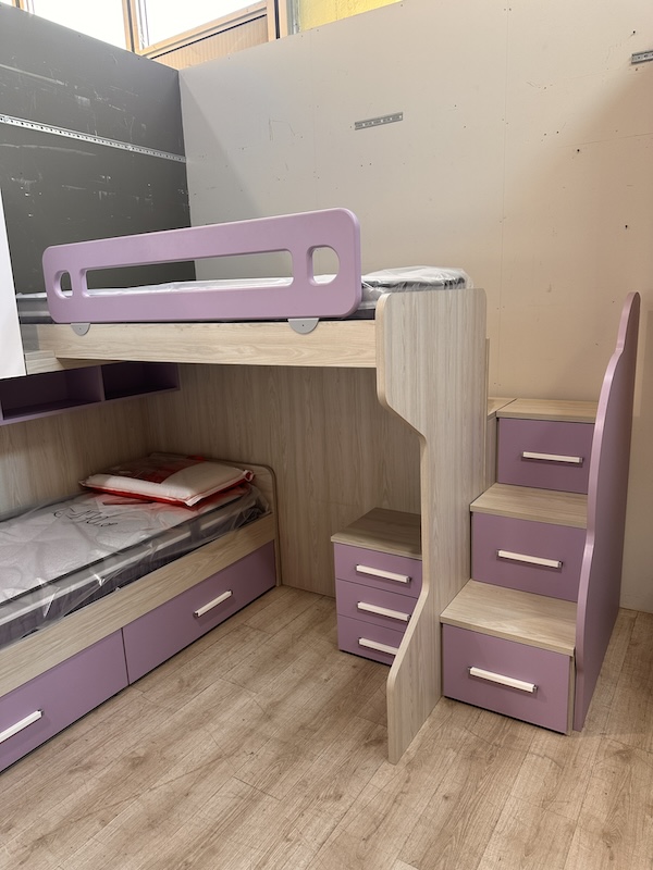 Cameretta angolare moderna con soppalco color rovere chiaro e lilla - immagine 3