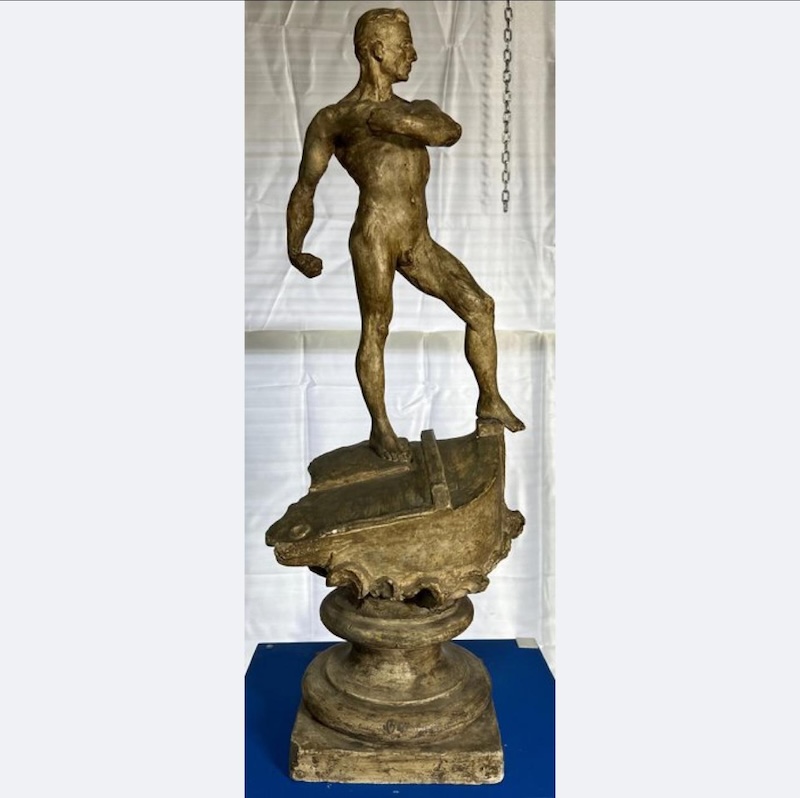 Scultura di Annibale de Lotto "Modello per un monumento al marinaio"