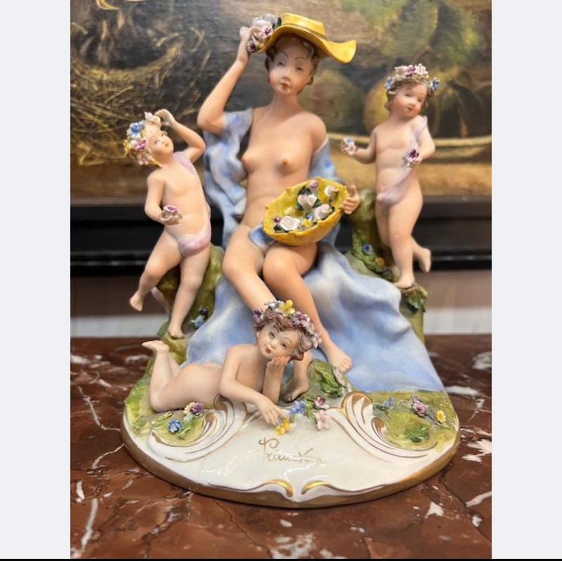 Coppia di statue prodotte da Cesare Villari per Capodimonte "Primavera" e "Prima carezza" - immagine 2