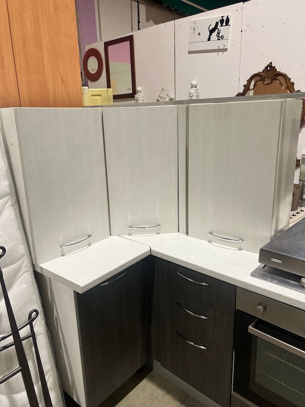 Cucina angolare moderna rovere grigio/bianca completa di elettrodomestici - immagine 5