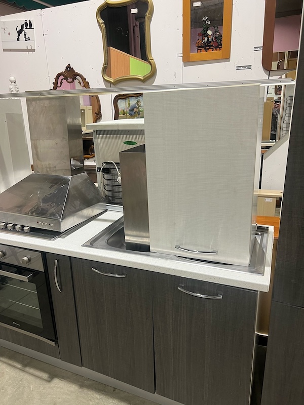 Cucina angolare moderna rovere grigio/bianca completa di elettrodomestici - immagine 2