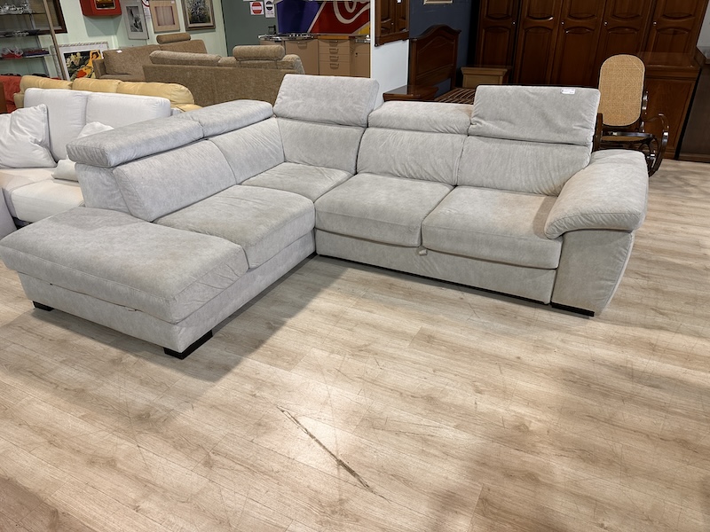 Divano letto PoltroneSofà grigio con penisola contenitore