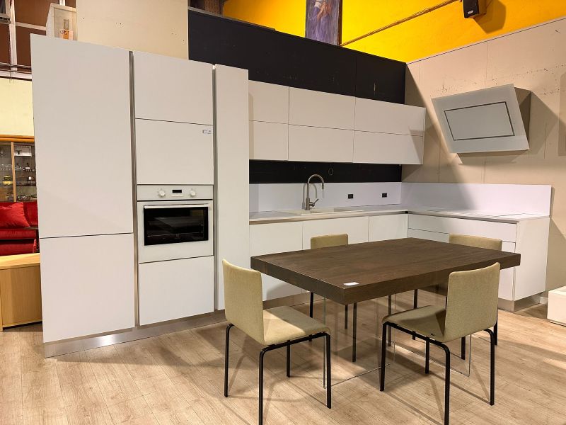Cucina angolare bianca LUBE completa di elettrodomestici