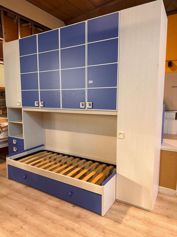 Cameretta a ponte rovere chiaro/azzurra completa di rete e cassettoni contenitori - immagine 2