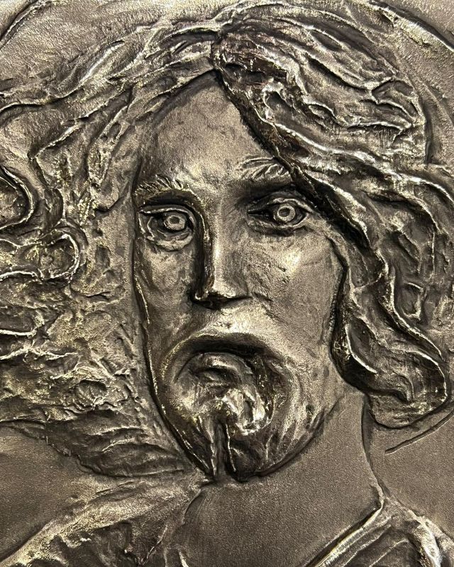 Formella su vetro da appendere "Christus Vincit" di Salvatore Fiume - immagine 8