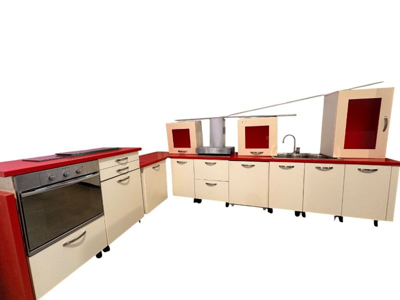 Cucina angolare bianca/rossa
