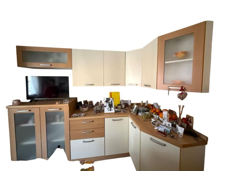 Cucina angolare frassino/beige - immagine 2