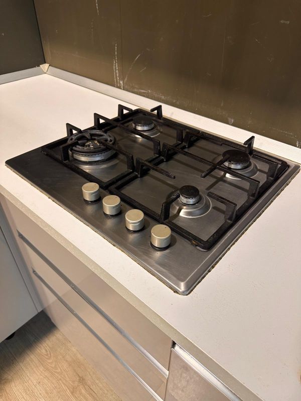 Cucina moderna angolare grigia/bianca laccata - immagine 7